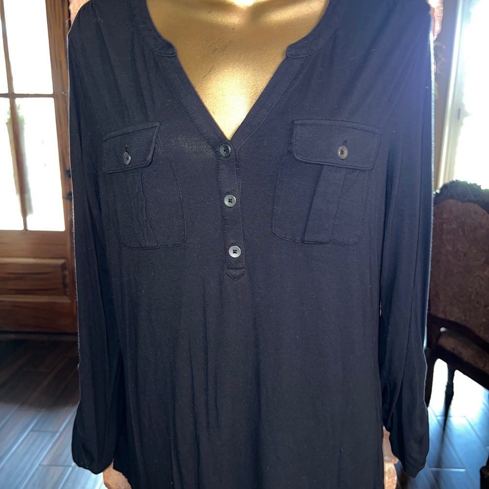 And ea wy Black 3/4 sleeve top size medium pockets